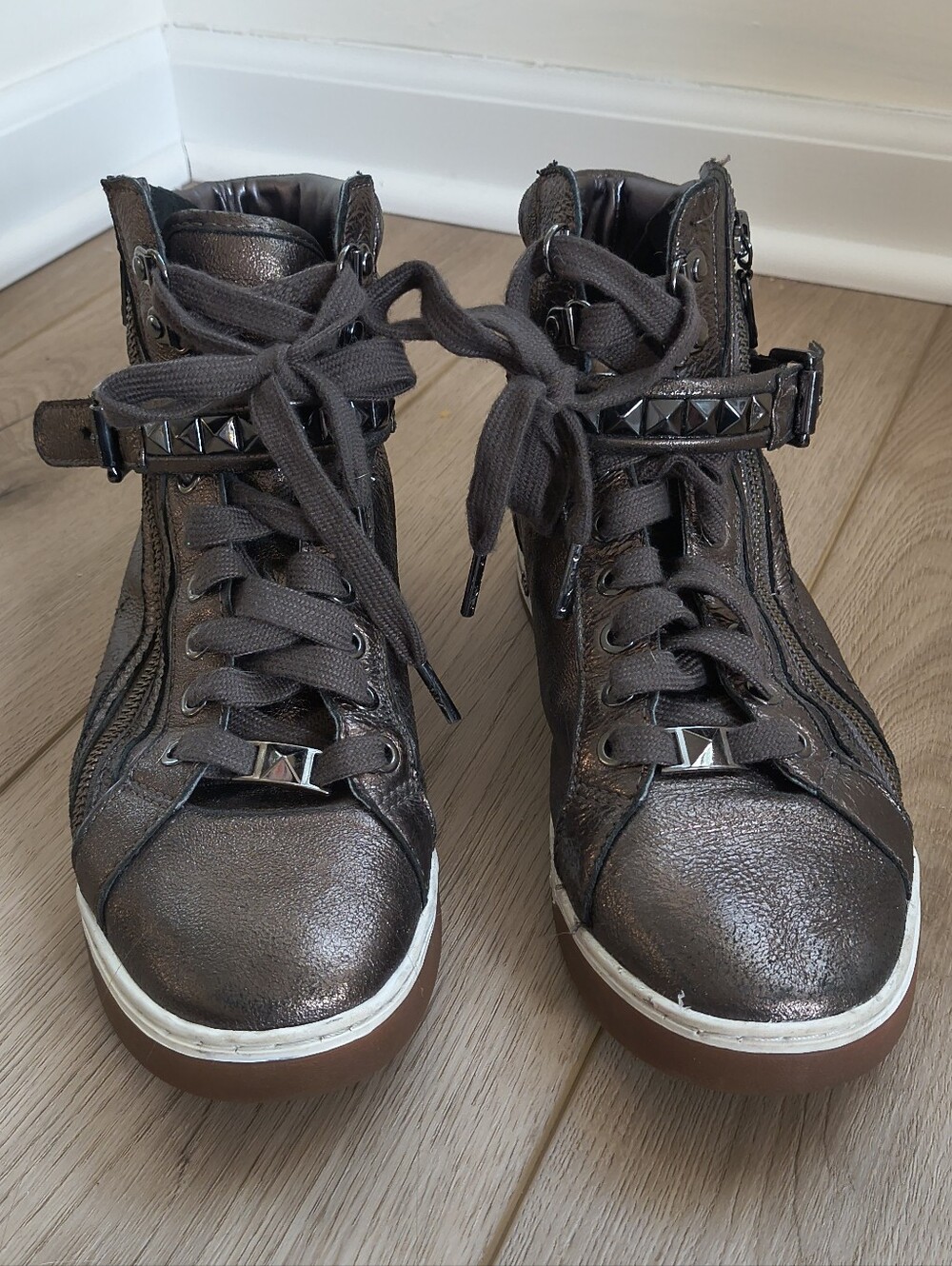 Michael Kors Women's High Metallic Top Sneakers | Size 8